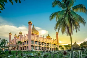 Masjid di kuching, Malaysia