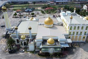 Masjid di tanah merah, Malaysia